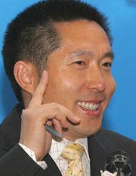 中央電視臺(tái)廣告經(jīng)濟(jì)信息中心主任、經(jīng)濟(jì)頻道總監(jiān)郭振璽