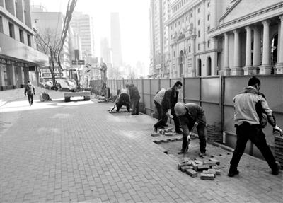 蘭州軌道交通1號(hào)線(xiàn)沿線(xiàn)綠化恢復(fù)施工全面復(fù)工