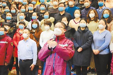 【一線(xiàn)抗疫群英譜】醫(yī)者仁心 情灑荊楚 ——記蔡輝和他帶領(lǐng)的甘肅首批援助湖北醫(yī)療隊(duì)