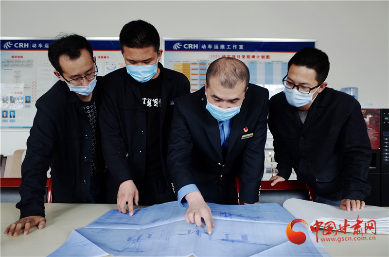 用奮斗的青春護(hù)航高鐵——記全國(guó)鐵路勞動(dòng)模范、蘭西動(dòng)車(chē)運(yùn)用所副所長(zhǎng)張學(xué)東