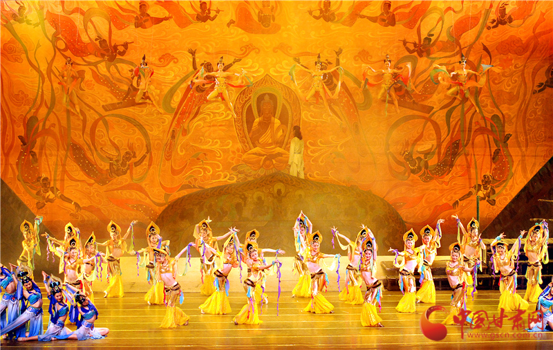 8月8日晚，《絲路花雨》《大夢敦煌》首次同臺亮相蘭州