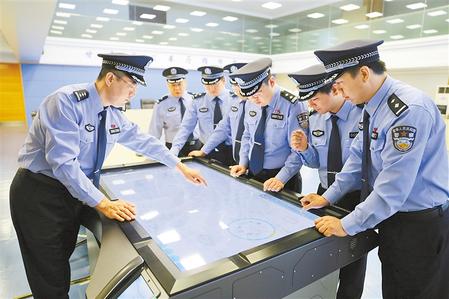 致敬！人民警察