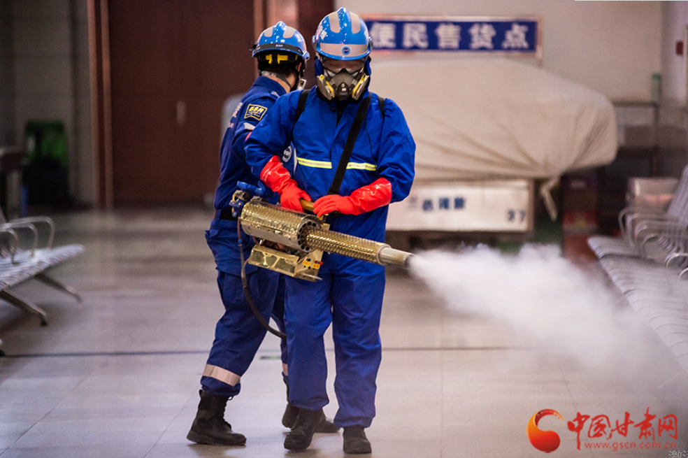 【新春走基層】護(hù)航回家路，蘭州車站這波操作很硬核！