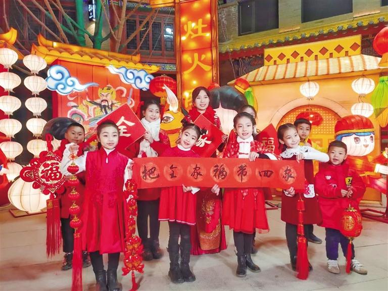 中共蘭州市委宣傳部出品 原創(chuàng)音樂電視《全家?！?向全市人民拜年！