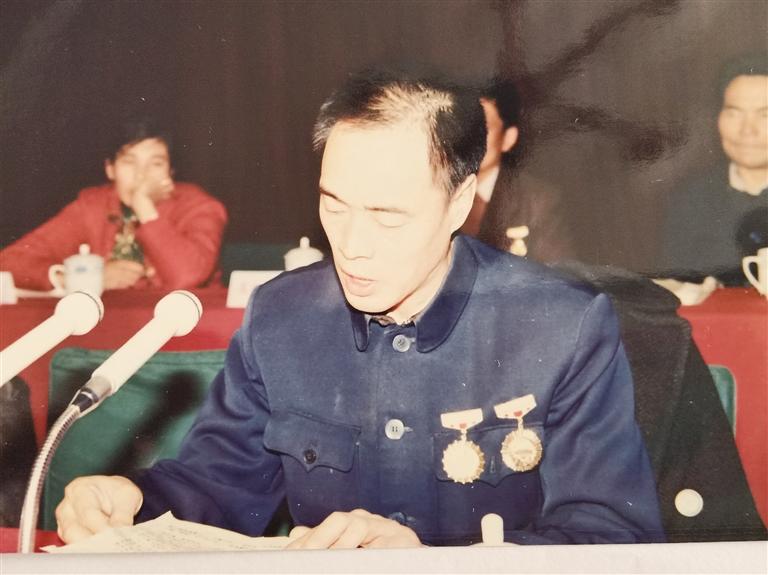 尋訪百名先鋒黨員  他用13年的時(shí)間完成28年的工作量——記“刀具大王”、全國(guó)勞模、蘭州通用機(jī)器廠工人技師蘆聚才