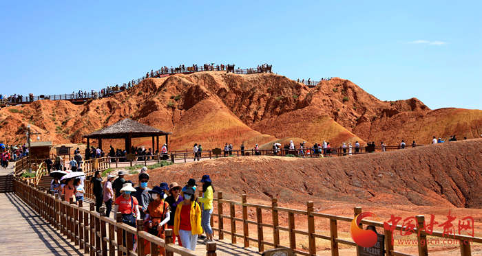 端午假期張掖共接待游客87.05萬人次，實現(xiàn)旅游收入4.64億元