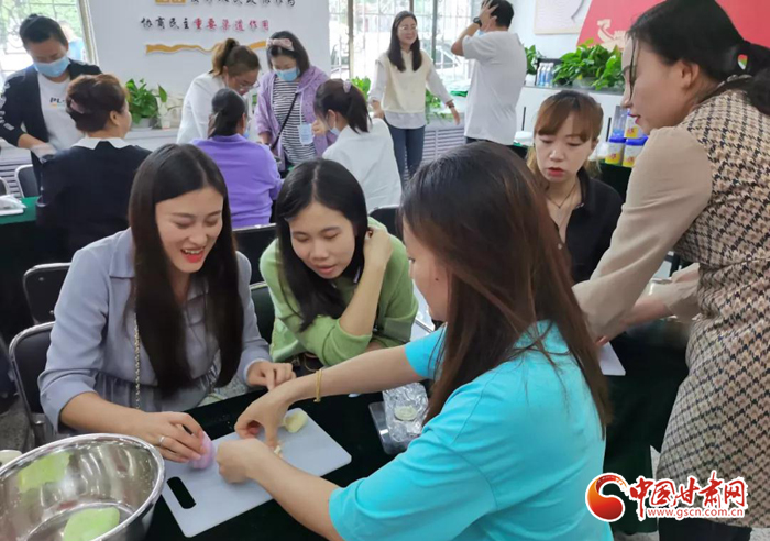 解鎖新技能！蘭州七里河區(qū)秋天的第一份手工月餅來了