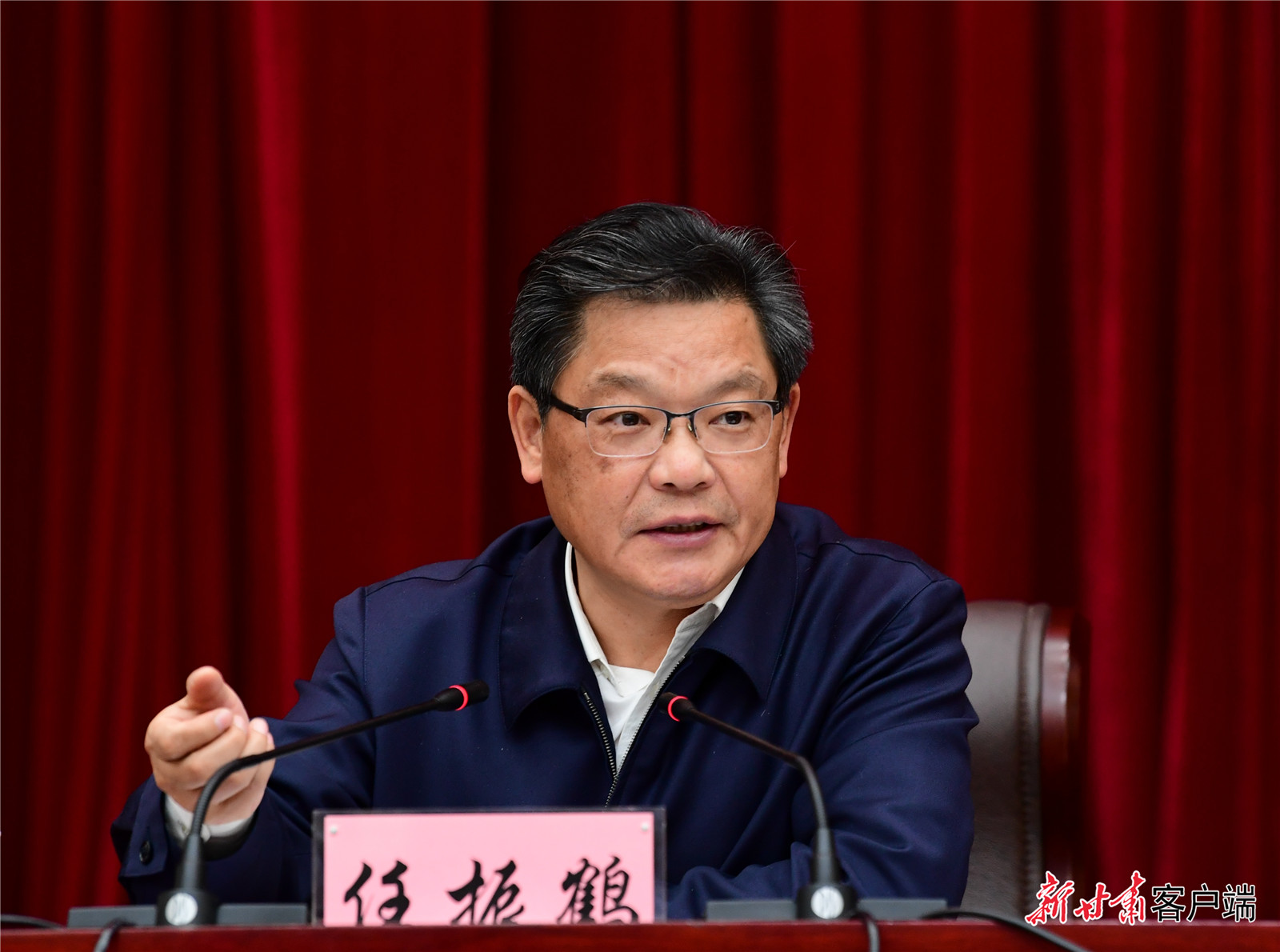 任振鶴在全省新型城鎮(zhèn)化工作推進(jìn)會(huì)議上強(qiáng)調(diào)：凝心聚力抓落實(shí)、蹄疾步穩(wěn)向前進(jìn)，奮力推進(jìn)新型城鎮(zhèn)化建設(shè)再上新臺(tái)階