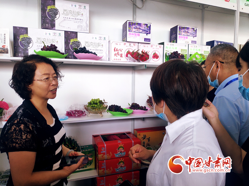 勞動(dòng)者入職時(shí)要交保證金？法院：用人單位全額退還