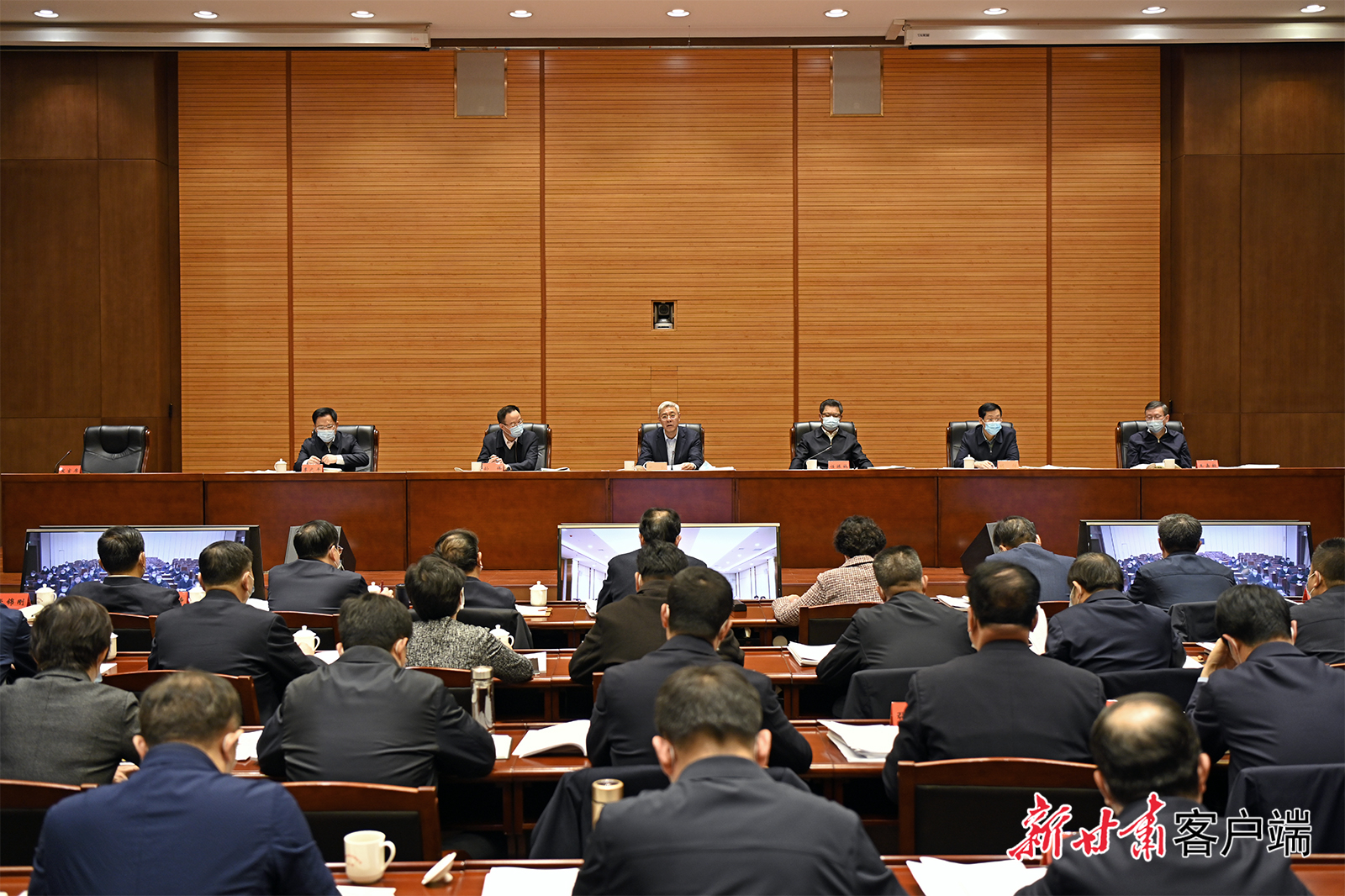 尹弘在省委農(nóng)村工作領導小組會議上強調：以深厚為民情懷鞏固拓展脫貧攻堅成果，用高度負責精神扎實做好備考迎評工作