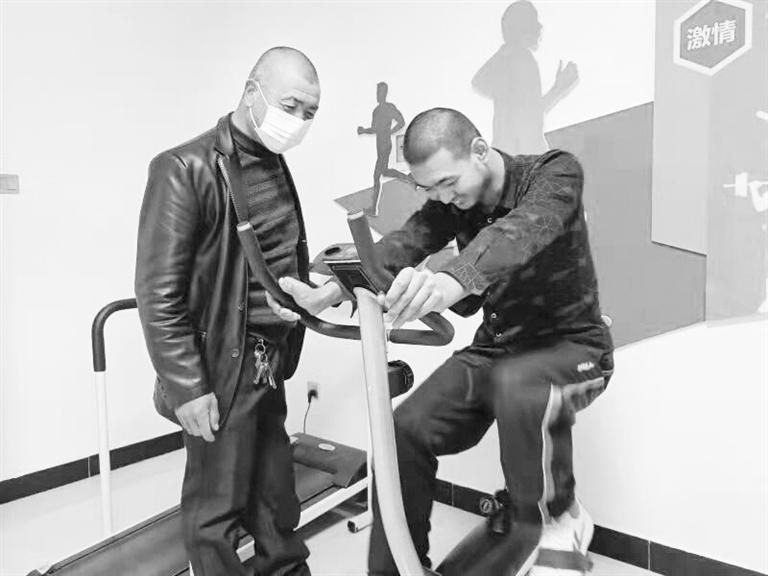 父愛如山！張掖高臺(tái)殘疾父親悉心照顧殘疾兒子20余年