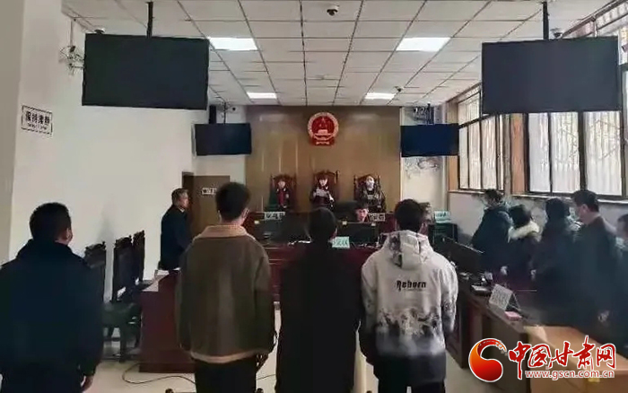 依法帶娃！甘肅省平?jīng)鍪邪l(fā)出首份《家庭教育令》