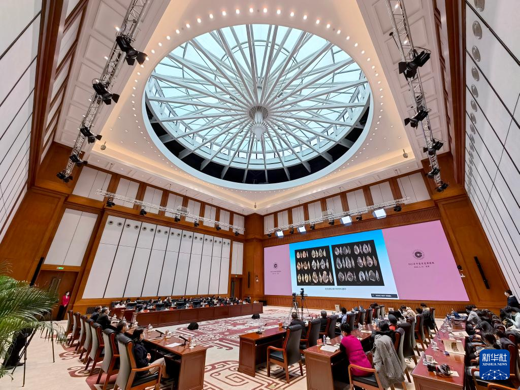 3月18日，“中國社會科學(xué)院考古學(xué)論壇·2021年中國考古新發(fā)現(xiàn)”進(jìn)行入選項(xiàng)目報(bào)告環(huán)節(jié)（手機(jī)照片）。