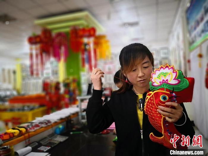 圖為“非遺”產品展示。(資料圖) 魏建軍 攝