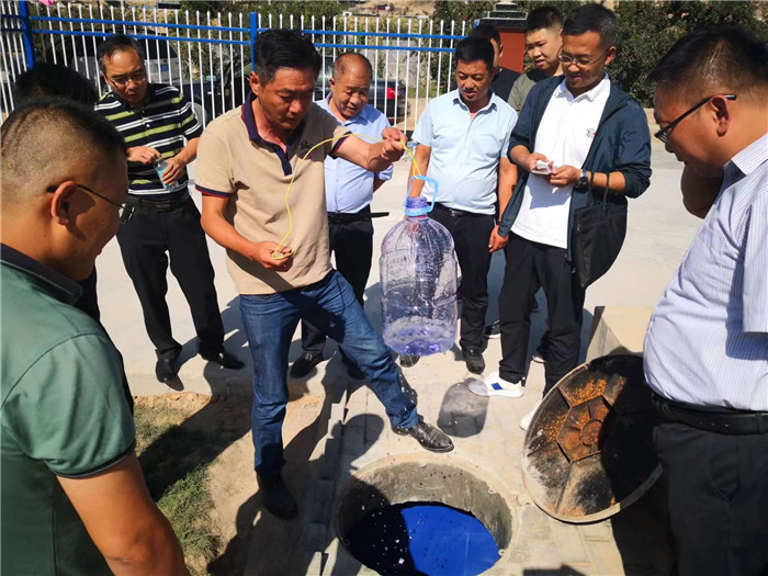 城關(guān)區(qū)作風建設(shè)督察組赴青白石污水處理站，檢查污水采樣情況。.jpg