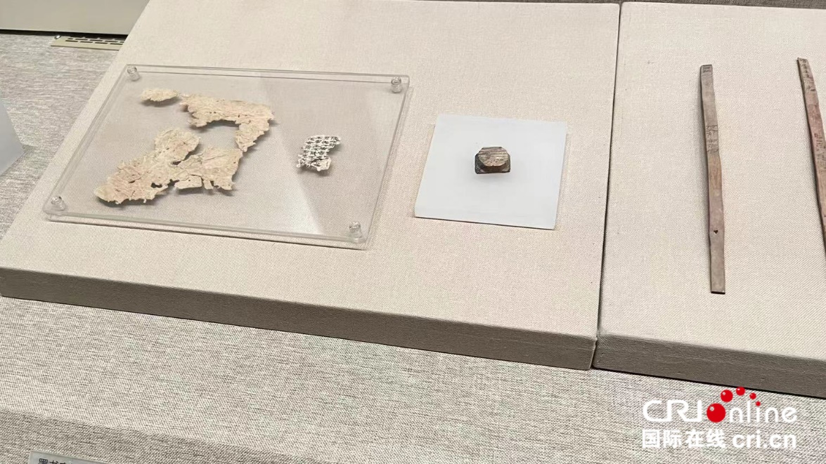 【簡(jiǎn)牘中國】在敦煌市博物館感悟敦煌文化 觸摸絲路印記_fororder_2