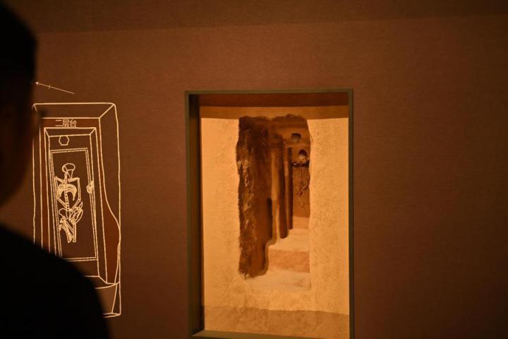 張家川縣馬家塬車(chē)輿博物館展陳的馬家塬遺址出土文物。李亞龍 攝