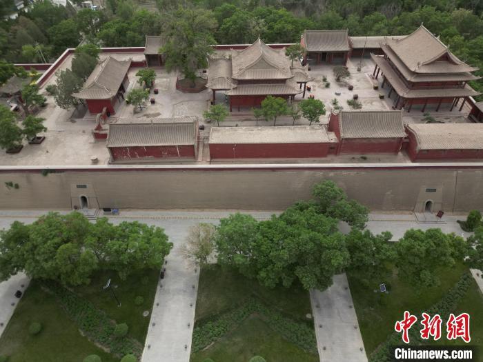 5月16日，航拍下的雷臺漢墓墓室入口。戴文昌　攝